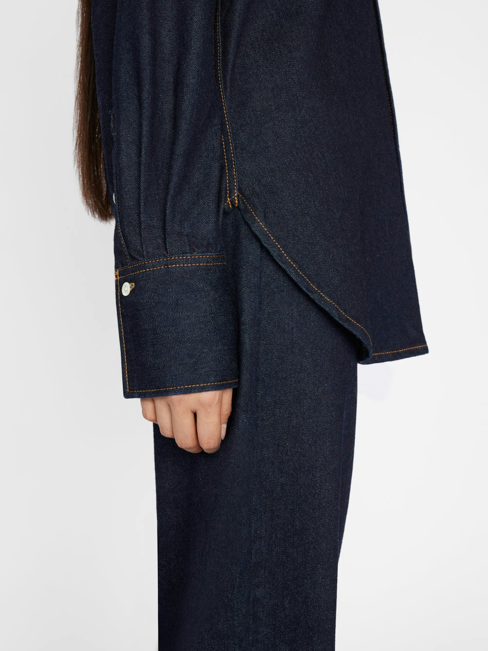 shirt hem detail alt:size